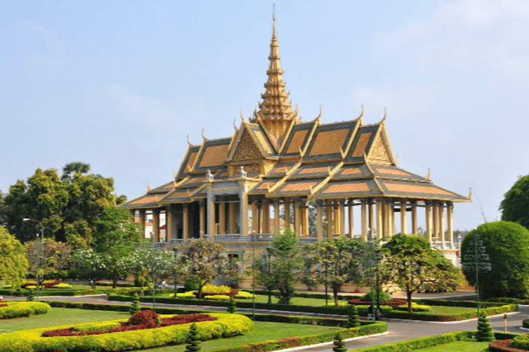 Royal Palace, National Museum, Russian Market & Wat Phnom Option 1: Private Tour with Tuk-Tuk Driver