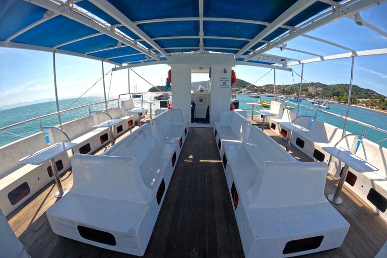 Rio de Janeiro: Exclusive catamaran ride and lunch included. Rio - Búzios Day Trip: exclusive catamaran ride and lunch included.