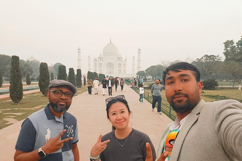 Taj Mahal Express Entry Tour – Priority Entry, No Waiting Tour with Private Car, Driver, Tour Guide and Entry Tickets