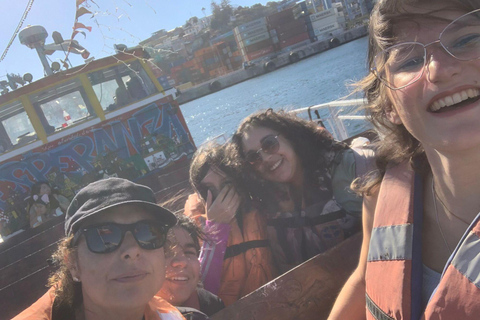 Valparaíso: Boat Sightseeing Tour with Guided City Tour