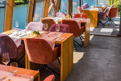 Berlin : Croisière en yacht électrique avec dîner à 4 platsCroisière à bord du Fitzgerald avec dîner à 4 plats