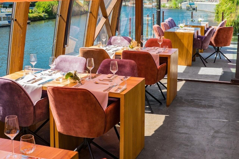 Berlin : Croisière en yacht électrique avec dîner à 4 platsCroisière à bord du Fitzgerald avec dîner à 4 plats