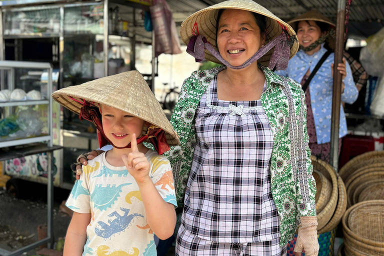 Can Tho: Floating Market, Canal, Cacao Farm & Mekong' Life Private tour with English speaking guide