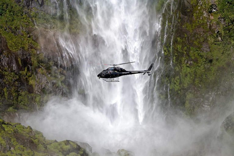 Milford Sound: Lakes & Sutherland Falls Helicopter Tour Milford, Lakes & Sutherland Falls Helicopter Tour