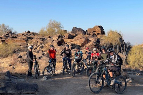 South Mountain: F/S MTB- und E-MTB-Verleih, geführte TourenSouth Mountain: MTB- und E-MTB-Verleih, geführte Touren im Frühling und Herbst