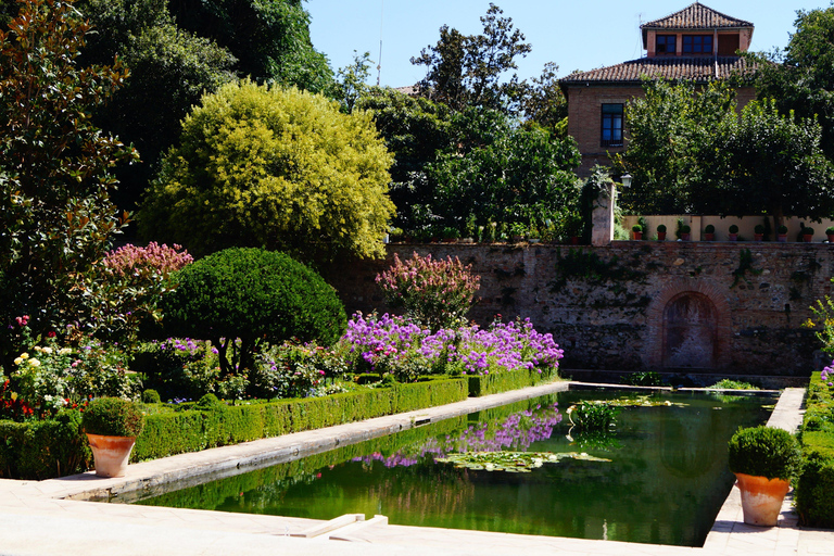 Granada: Alhambra, Generalife, and Alcazaba Tour