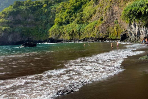Madera: wycieczka jeepem z tyrolką, huśtawką i wulkanicznymi basenamiMadera: wycieczka jeepem z tyrolką, huśtawką i basenami wulkanicznymi