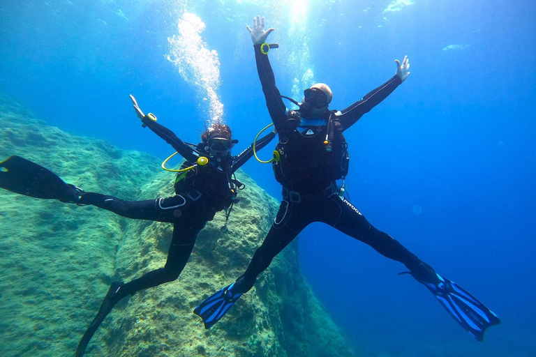 Zakynthos: Scuba Diving Experience with Underwater Photos Double dive discover scuba diving course