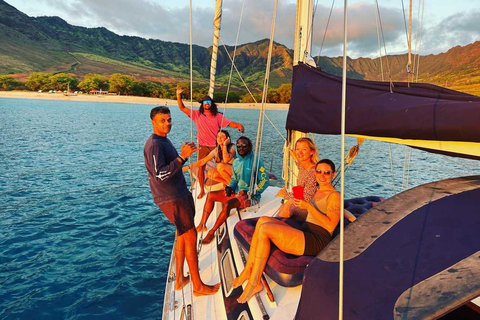 Oahu : Navigation au coucher du soleil en petits groupes intimes