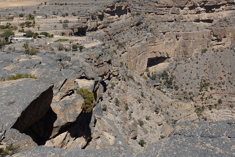 Muscat: Private Jabal Shams Sunrise Tour at Dawn Standard 4x4 (1–4 guests)
