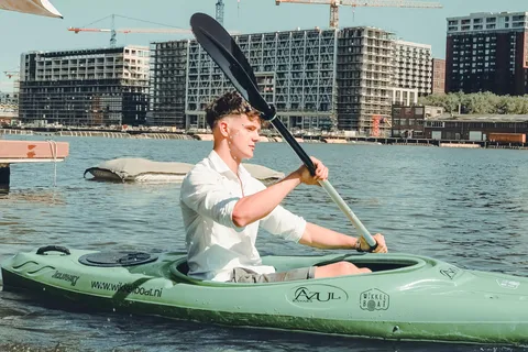 Huur een kajak in Wijnhaven, Rotterdam