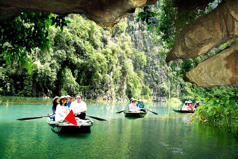 Desde Hanoi: Excursión de 2 días a Ninh Binh con estancia en bungalow