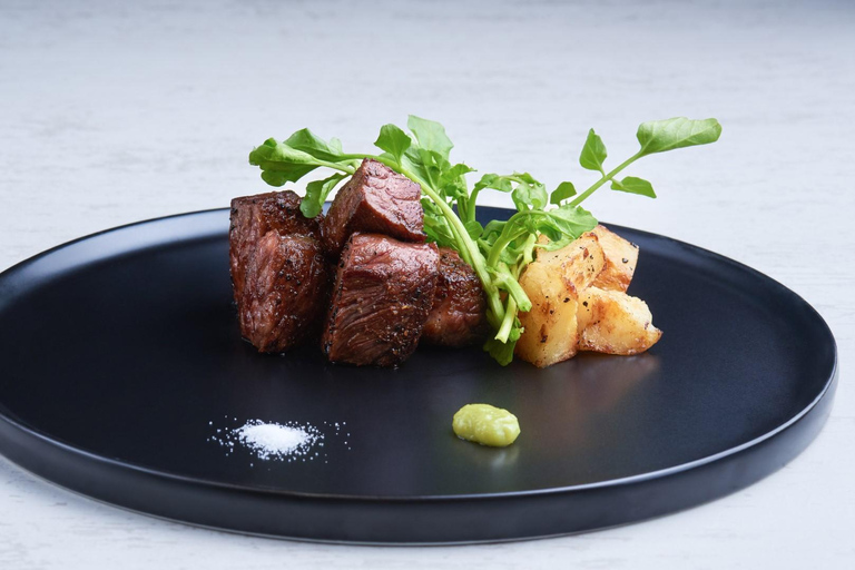 Singapur: Pakiety gastronomiczne WAKANUI GrillWAKANUI Wiosenna jagnięcina - zestaw obiadowy