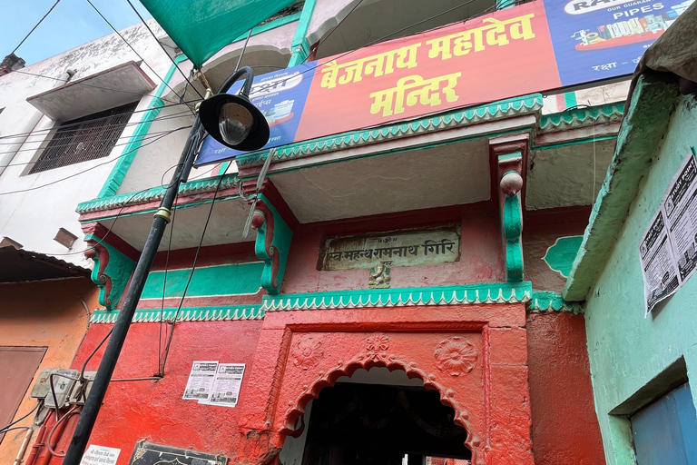 Varanasi: 12 Jyotirlinga Yatra – Guided Journey by Omvity