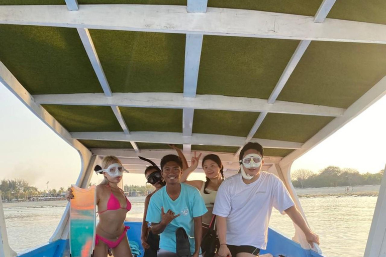 Snorkeling and Sunrise Boat Tour