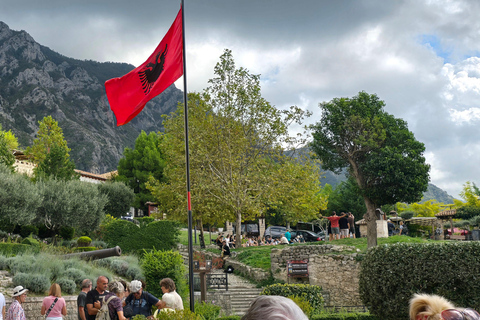 Vanuit Durres: Kruje &amp; Heilige Berg &amp; Oude Bazaar Tour