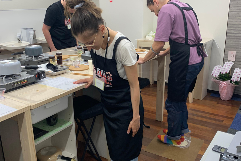 Kyoto: Japanese Udon and Sushi Cooking Class with Tastings