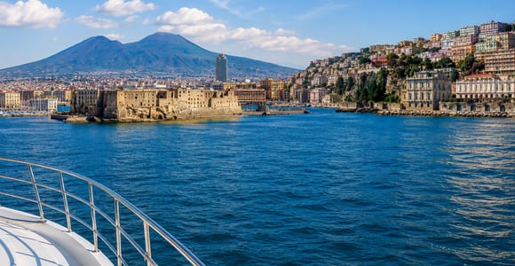 Naples: Panoramic boat tour of the Gulf with audio guide