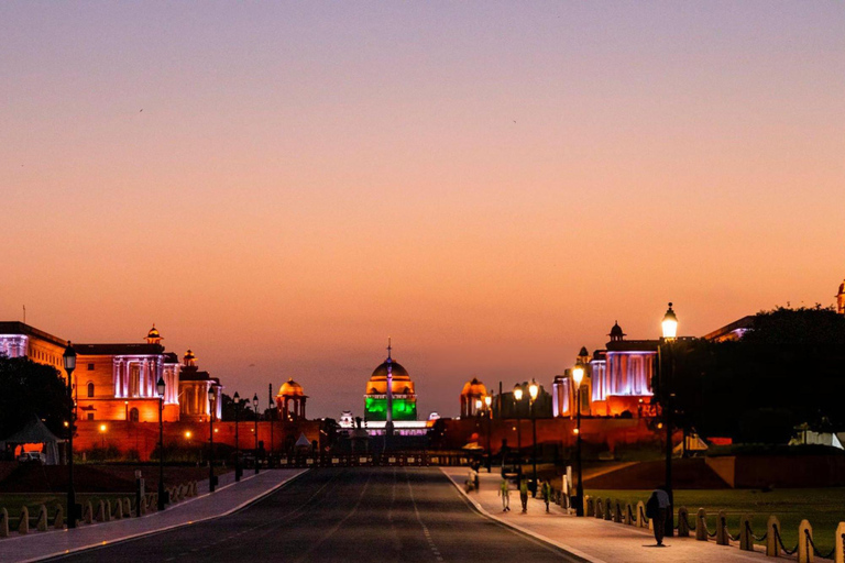 Delhi: Night Tour with Rickshaw Ride and Street Food Private Tour with Rickshaw Ride and Food Tasting