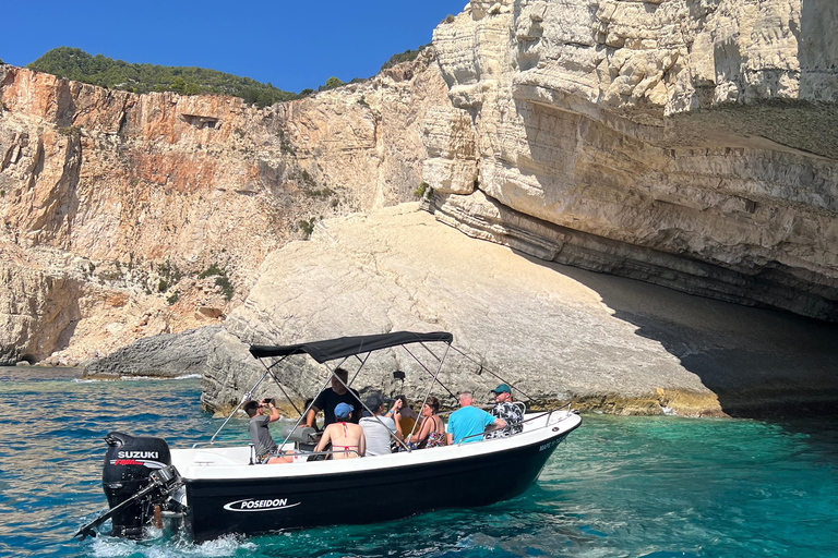 Zakynthos: Private Speedboat Tour to the Shipwreck and swim