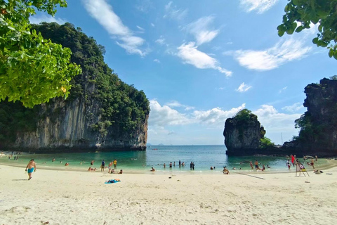 Krabi: Hong Islands Day Tour by Premium Longtail Boat Krabi: Private Premium Longtail Boat Tour to Hong Island
