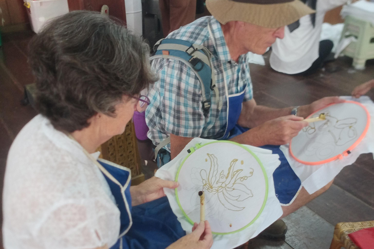 Jakarta: Guided City Tour with Batik Workshop & Entry Ticket