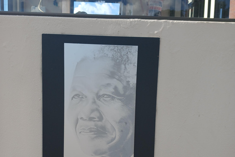 Johannesburg: Nelson Mandela Legacy Tour with Lunch