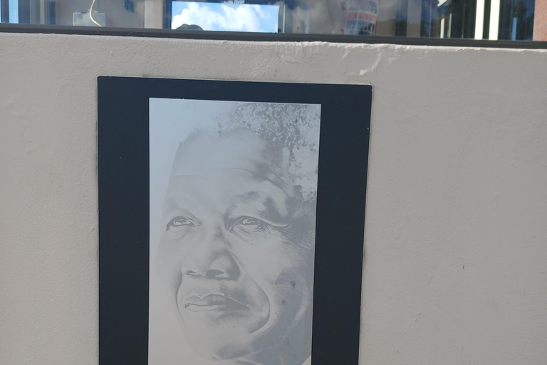 Johannesburg: Nelson Mandela Legacy Tour with Lunch