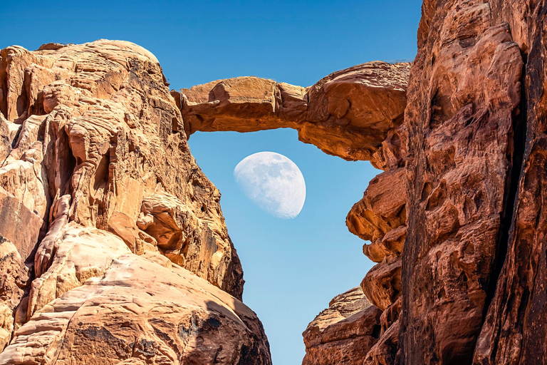 Wadi Rum: 2-Day Southern Desert Tour, Camel & Stargazing
