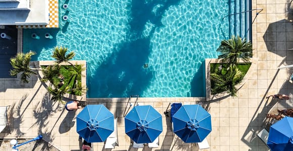 Noord: TRYP by Wyndham Adults-Only Pool & Beach Pass