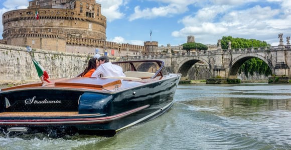Rome: Private Tiber River Cruise on a Luxury Boat