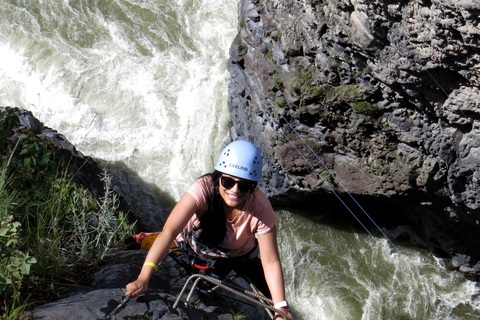 Baños: Circuito de Aventura con Zip Line (850 mts) Banos: Canyon of the Pastaza Zip-Line Adventure