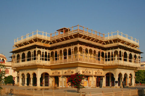 Jaipur: Un Gran Patrimonio en el Mismo Día - Heritage Rajasthanexcursión con almuerzo, entrada a los monumentos, coche y guía local solamente.