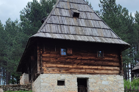 De Belgrado: Tour particular pela montanha de ZlatiborDe Belgrado: excursão de um dia à montanha Zlatibor