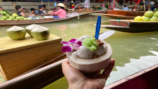 Bangkok: Damnoen Saduak Floating Market Guided Tour