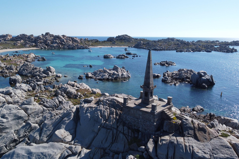 Yacht catamaran trip to the Lavezzi Islands