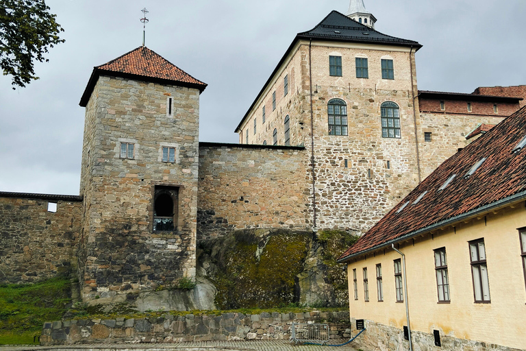 Oslo Morning Walk: Historic Highlights & Fresh Cinnamon Buns