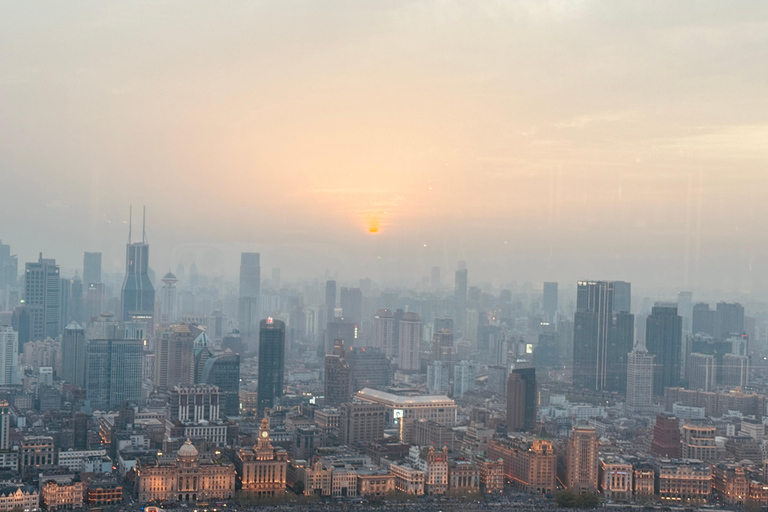 Shanghai Sunset Walk: Historic Bund to Cyberpunk Skyline Private VIP Tour (English & French)