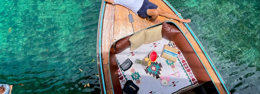 Phi Phi : Bateau privé de luxe à longue queue vers la baie de Maya avec déjeuner