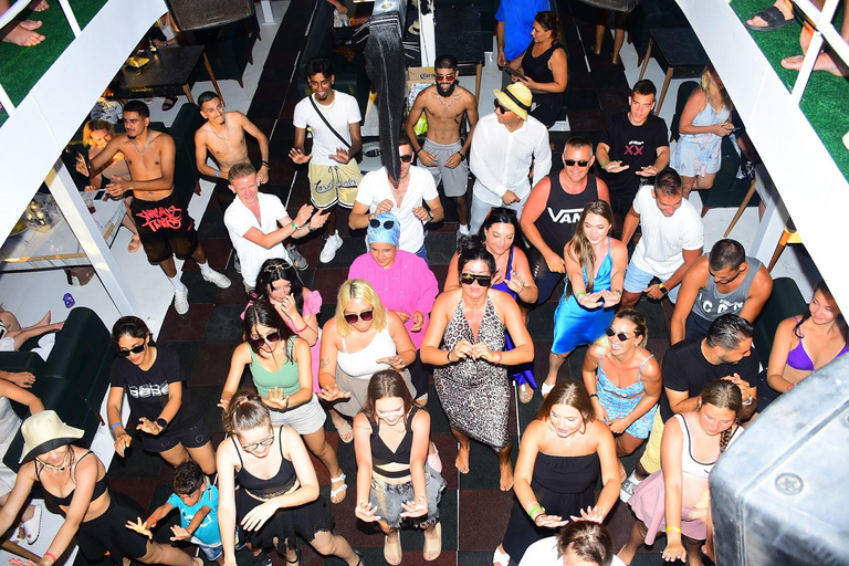Alanya: Grand Pirate Ship Cruise – Caves, Bar & Foam Party All-Inclusive Drinks + Hotel Transfer