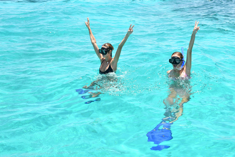 Cancún: Crociera in catamarano a Isla Mujeres con snorkeling