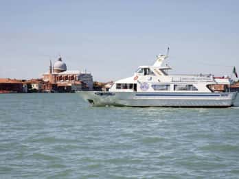 De Caorle: Viagem de ida e volta a Veneza em barco a motor