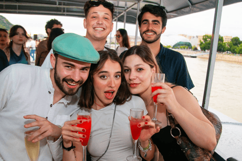 Budapest : Croisière touristique au coucher du soleil avec cocktails illimités