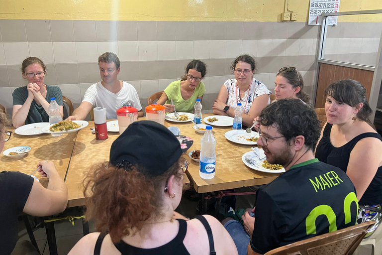 Kandy: Local Food Tour by Tuk-Tuk – All Inclusive