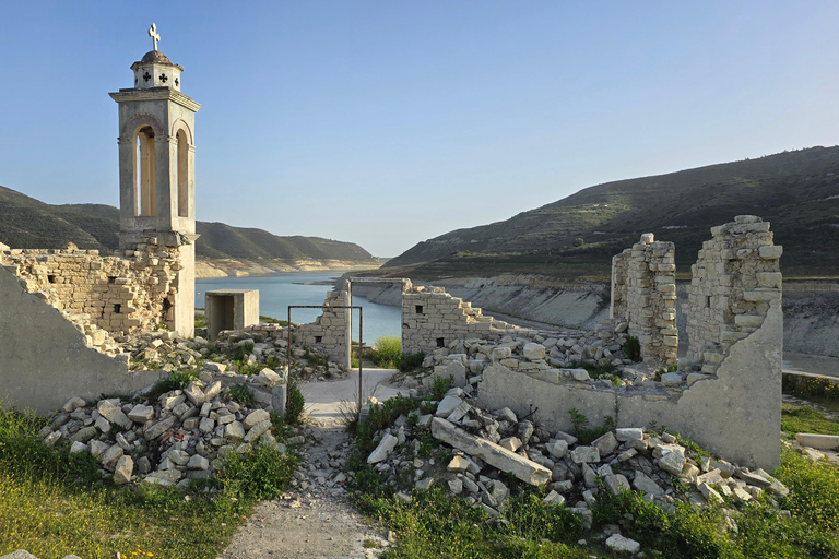 Tour privato a Troodos: cascata, villaggi e pranzo cipriotaTour privato a Troodos: cascata, villaggi e pranzo tipico cipriota