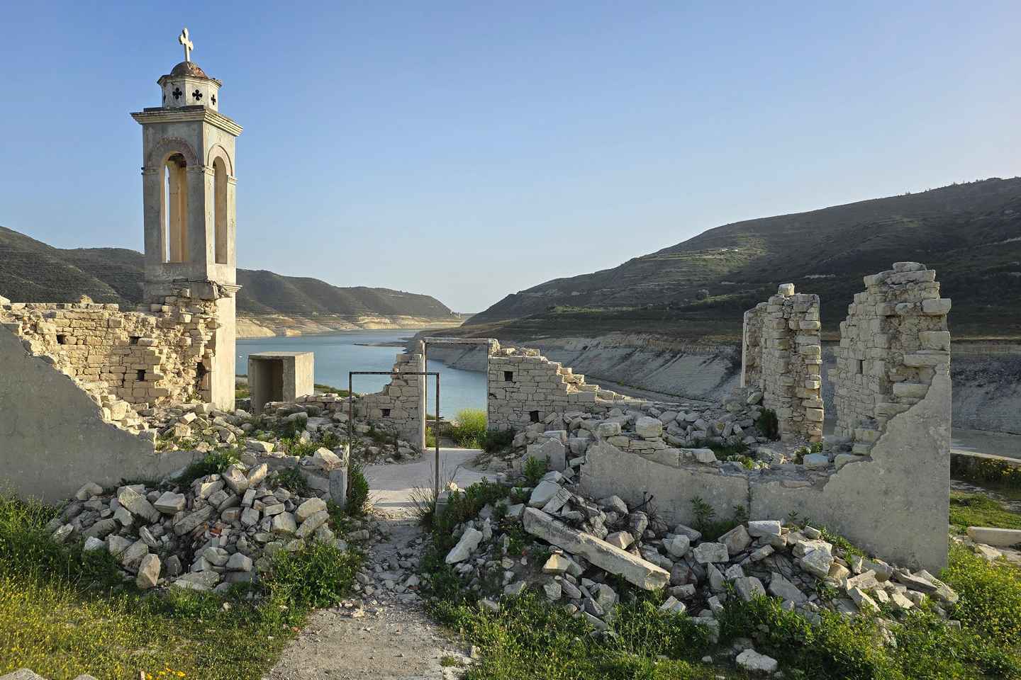 PRIVATE TOUR | Troodos Mountain: Waterfall, Villages & Lunch