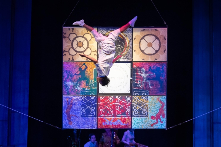 Phare : Le spectacle de cirque cambodgien avec prise en charge et retourSection : C