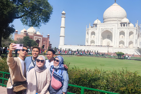 Da Delhi: Tour di Agra e Fatehpur Sikri in auto nello stesso giornoPranzo in hotel a 5 stelle + ingresso ai monumenti + guida in diretta + auto AC