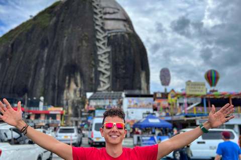 Medellín: Guatapé & El Peñol with Hotel Pick Up