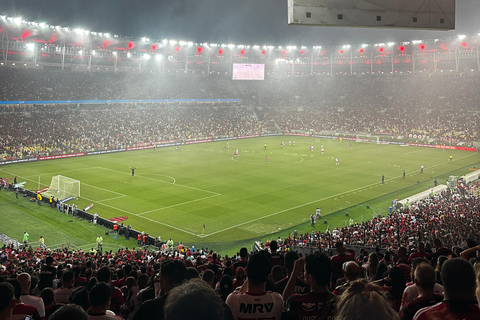 Maracanã Stadion: Wedstrijd ticket met lokale gids &amp; drankje